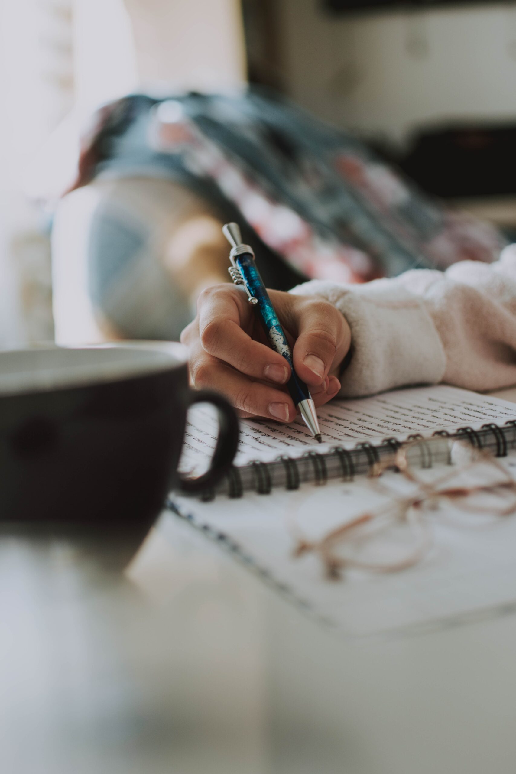 fotografierende-jw3xbuelpKM-unsplash , Kvinnohistorier
